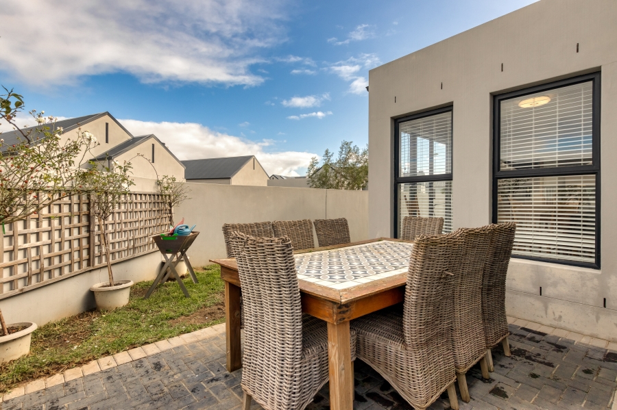 3 Bedroom Property for Sale in Aan de Wijnlanden Western Cape